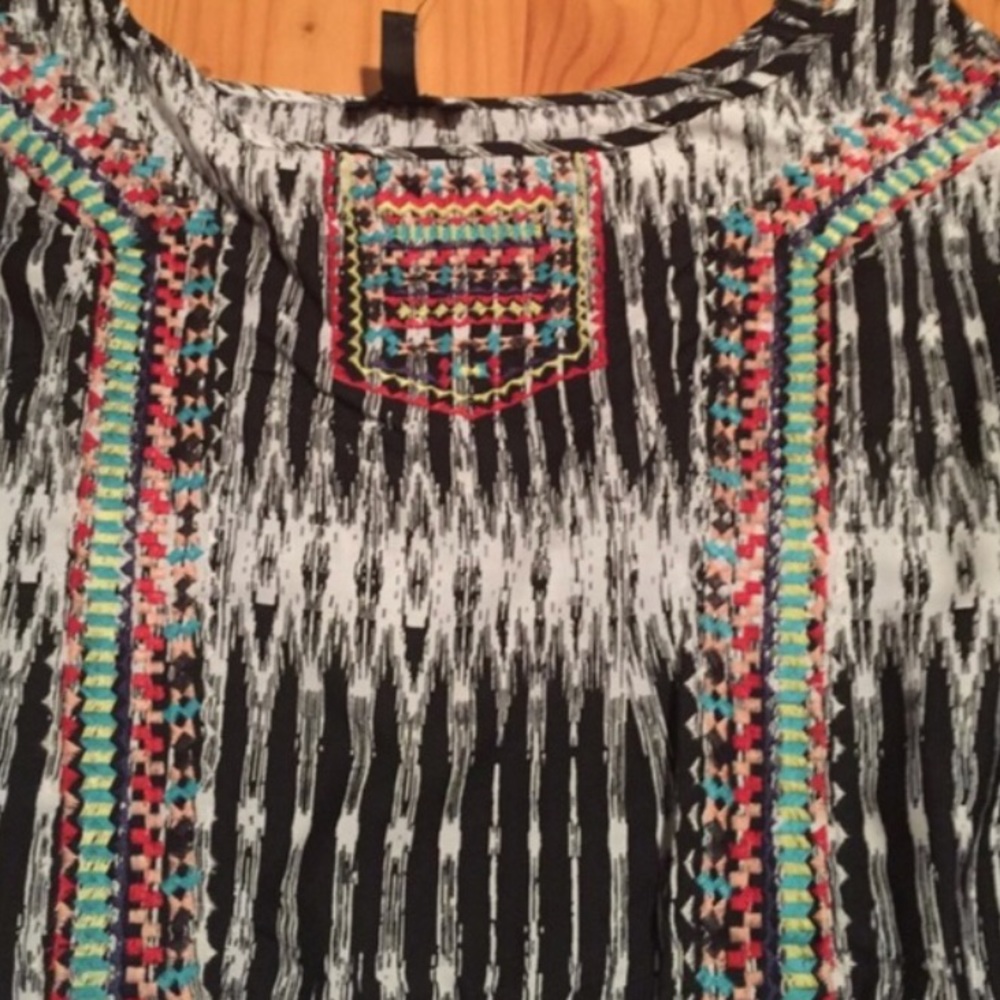 Jessica Simpson Aztec print Romper - Picture 3 of 4